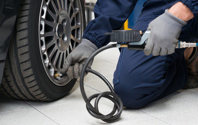 checking-tyre-pressure